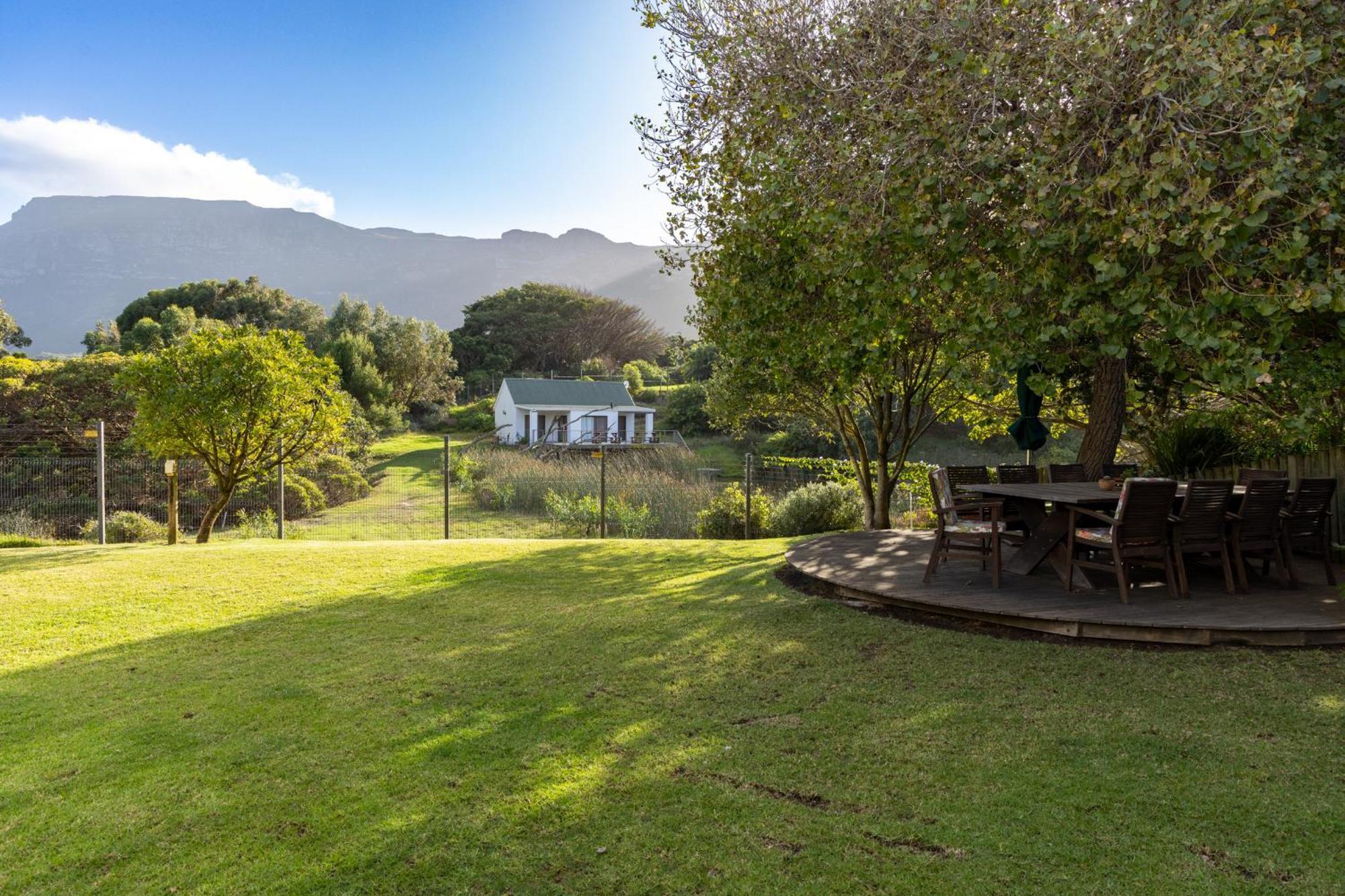 Serene, Thatched Apartment In Noordhoek, Кейптаун Екстер'єр фото